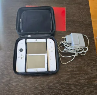 Nintendo 2DS Blanca y Roja