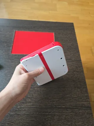 Nintendo 2DS Blanca y Roja