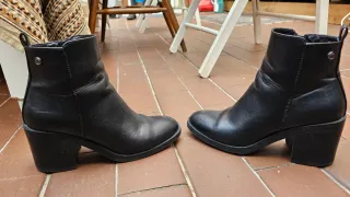 Botines negros XTI tacón
