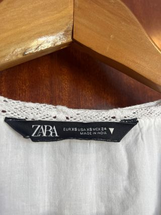 Vestido blanco Zara corto manga abullonada T.XS