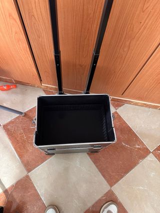 Maletín de maquillaje con ruedas
