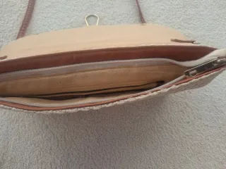Bolso de hombro tejido beige y marrón