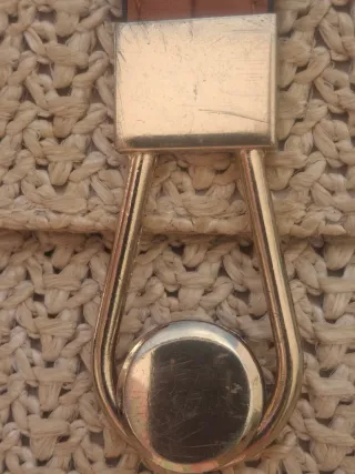 Bolso de hombro tejido beige y marrón