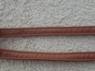 Bolso de hombro tejido beige y marrón