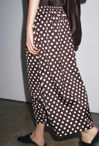 Falda midi lunares Zara