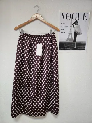 Falda midi lunares Zara