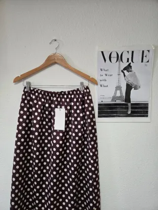 Falda midi lunares Zara