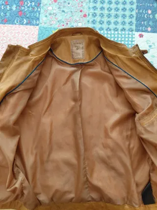 Cazadora de piel marrón