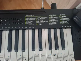 Teclado Casio CTK-240