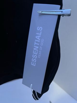 Camiseta ESSENTIALS Fear of God Negra Talla L