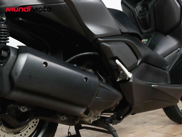 YAMAHA X-MAX 300