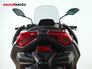 YAMAHA X-MAX 300