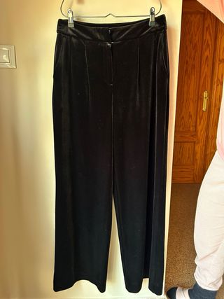 Chaleco y pantalón de terciopelo negro sin estreno