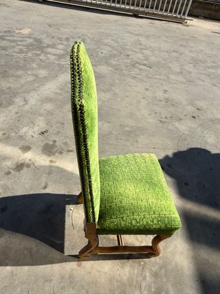 6 Sillas antiguas tapizadas terciopelo.