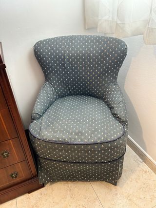 Sillón antiguo estampado