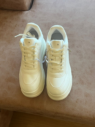 Zapatillas blancas plataforma talla 41