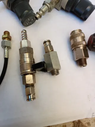 Manómetros de presión y accesorios