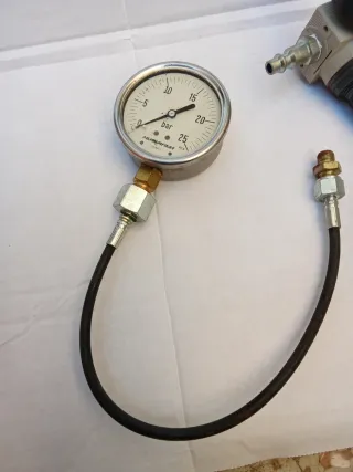Manómetros de presión y accesorios
