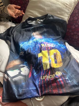 Camiseta Messi 10 con diseño de rayos