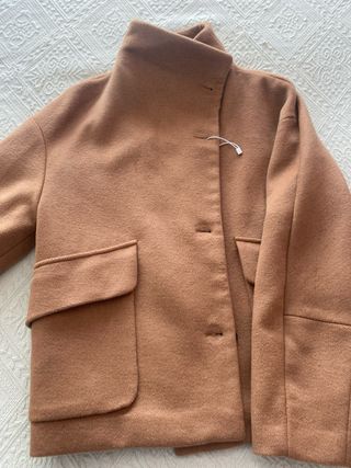 Abrigo Mango cuello embudo talla XS sin estrenar