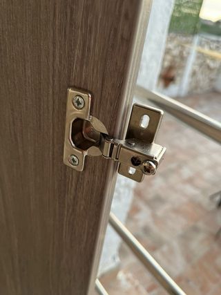 Puerta baño camper. Montada en una Possl.