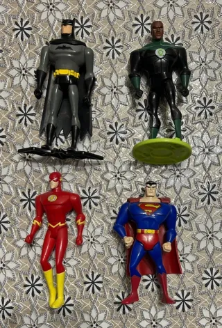 Lotto 4 Figure Kinder Justice League DC