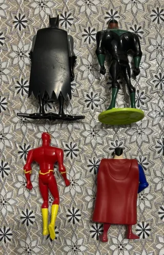 Lotto 4 Figure Kinder Justice League DC