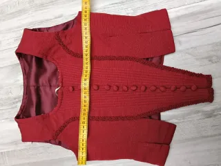 Justillo y zapatos rojos