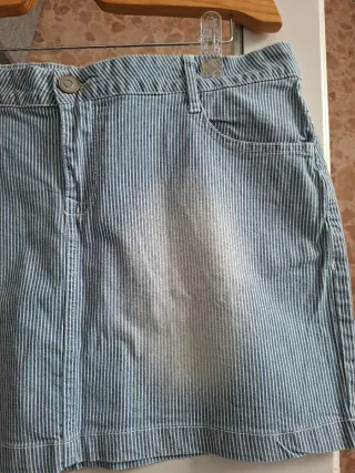 Falda vaquera mini rayas azules y blancas