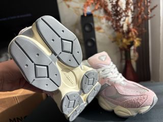 Zapatillas New Balance Rosa y Gris