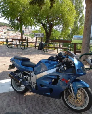 Suzuki GSX-R 750 SRAD 1999 | Inyección original