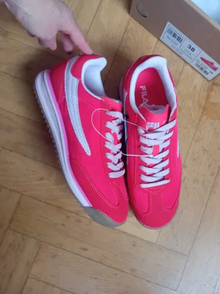 Zapatillas Fila rosas talla 38 nuevas modernas