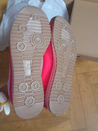 Zapatillas Fila rosas talla 38 nuevas modernas