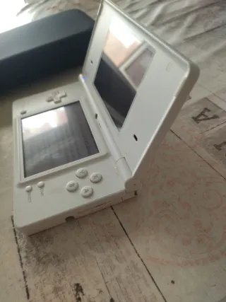 Nintendo DSi Blanca - Muy Buen Estado