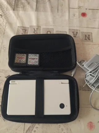 Nintendo DSi Blanca - Muy Buen Estado