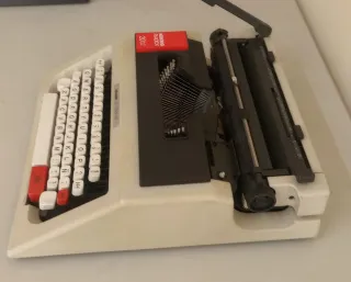 Máquina de escribir Olivetti Lettera 52 portátil