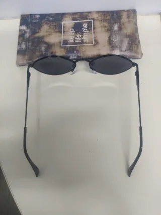 Gafas de sol redondas negras