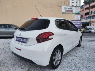 Peugeot 208 2015