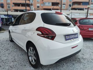 Peugeot 208 2015