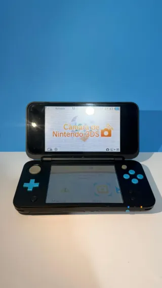 New Nintendo 2DS XL con Caja Negra/Azul