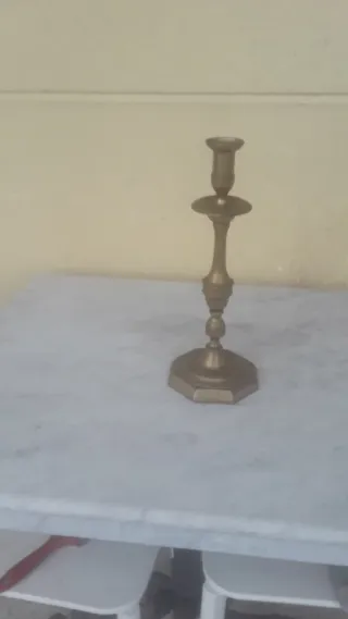 Candelabro antiguo,medidas  alto 33y ancho12.