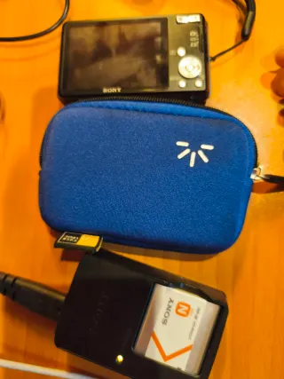 Cámara Sony Cyber-Shot Azul en perfecto estado