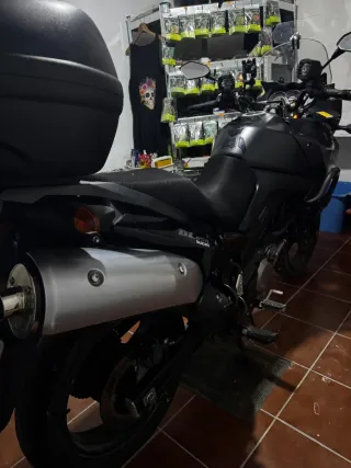 Suzuki V-Strom 650 Adventure Negra 21000km..