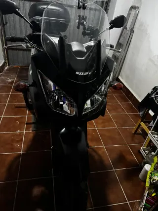 Suzuki V-Strom 650 Adventure Negra 21000km..