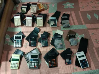 Lote de calculadoras antiguas . Vintage .