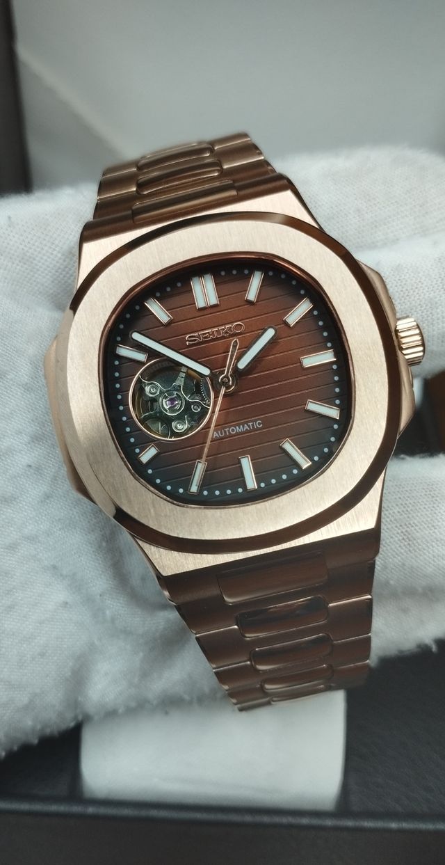 Reloj SEIKO CUSTOM NAUTILUS GOLD OPEN HEART