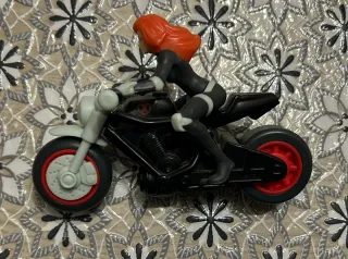 Kinder Maxi Sorpresa Pasqua The Avengers Vedova