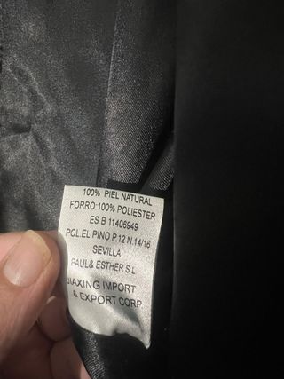 Chaqueta de piel negra
