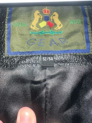 Chaqueta de piel negra