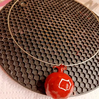 Colgante y pendientes de granada